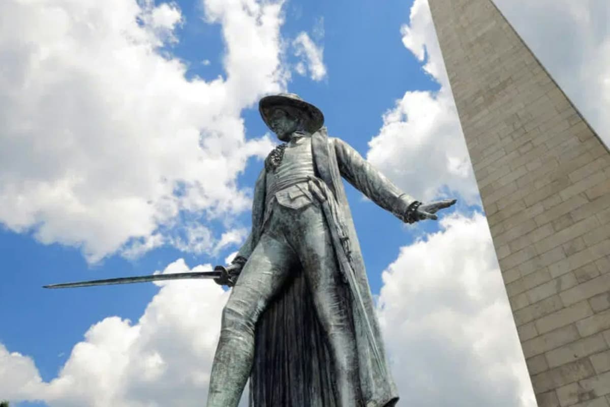 Boston: Guided Walking Tour + USS Constitution Museum + Sightseeing Cruise