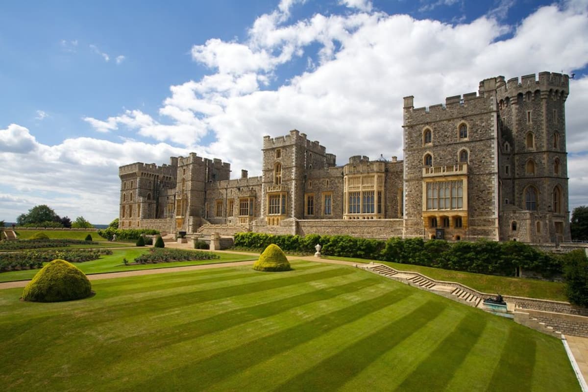 Windsor Castle Half-Day Tour from London with Audio Guide