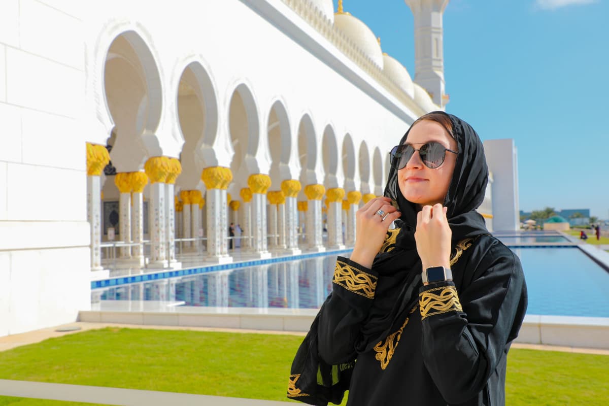 Sheikh Zayed Grand Mosque and Louvre Abu Dhabi Tour from Dubai
