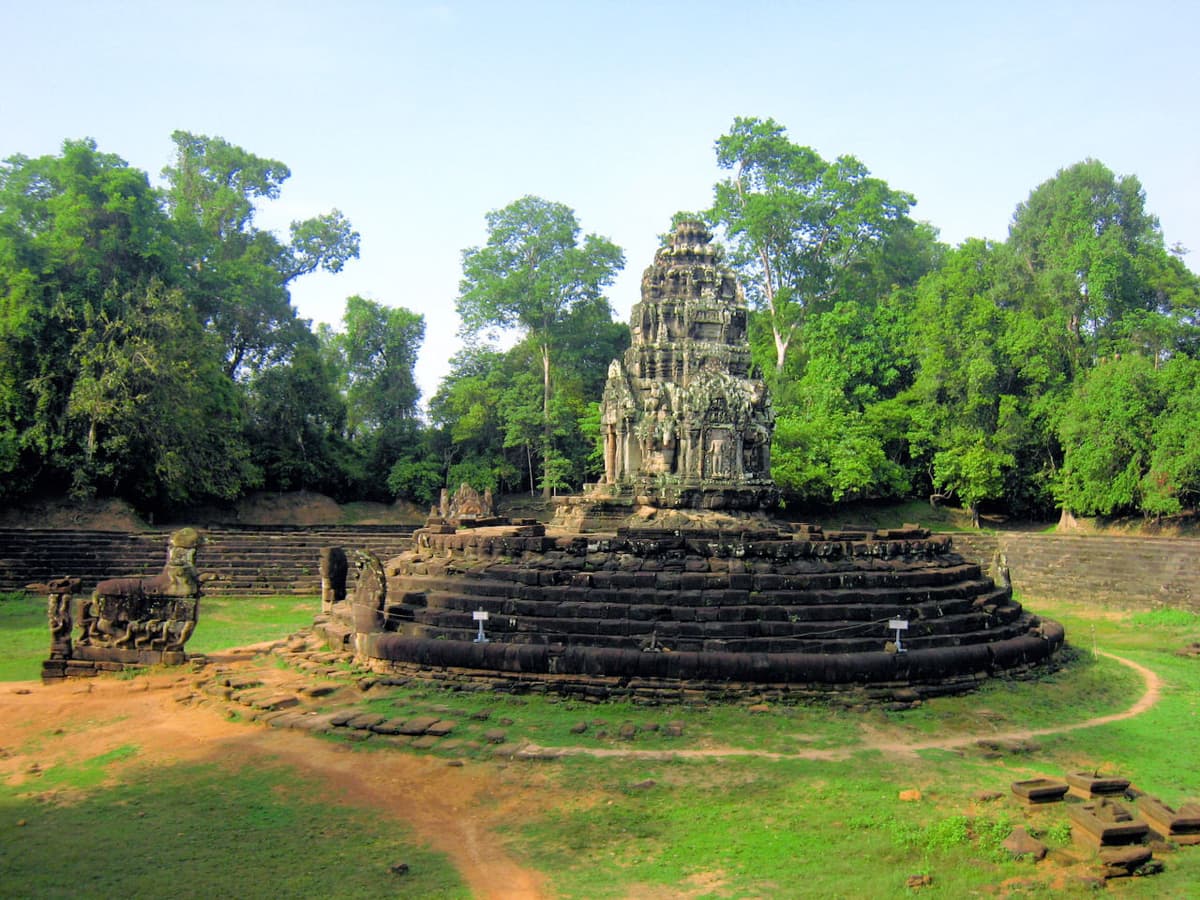 Banteay Srei Tour
