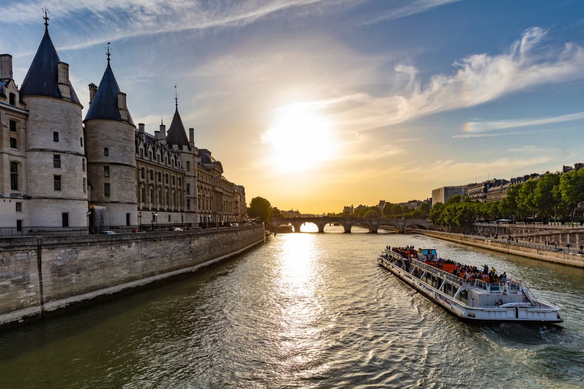Seine River Sightseeing Cruise by Bateaux Mouches