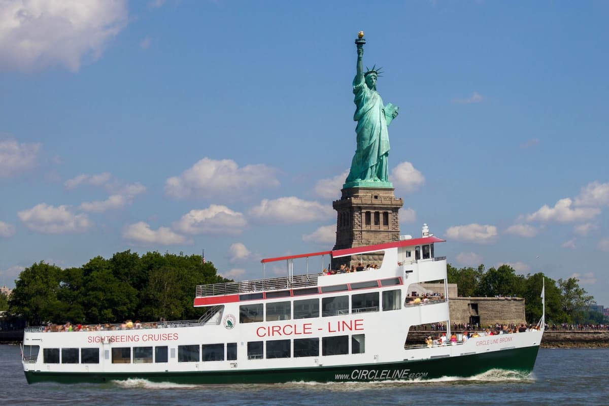 Official Circle Line Cruises, Midtown NYC: Reserved Straight-to-Board Ticket
