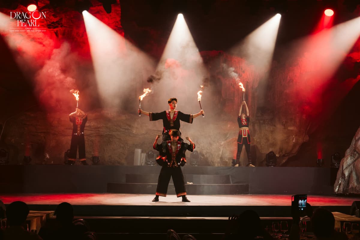 Dragon Pearl Cave Show and Dining Experience