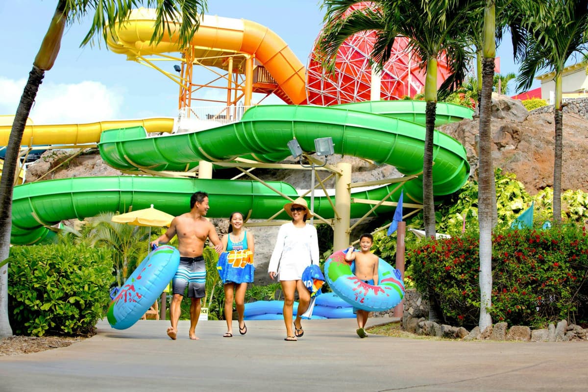 Hawaii: Wet 'n' Wild Ticket + Transportation from Waikiki