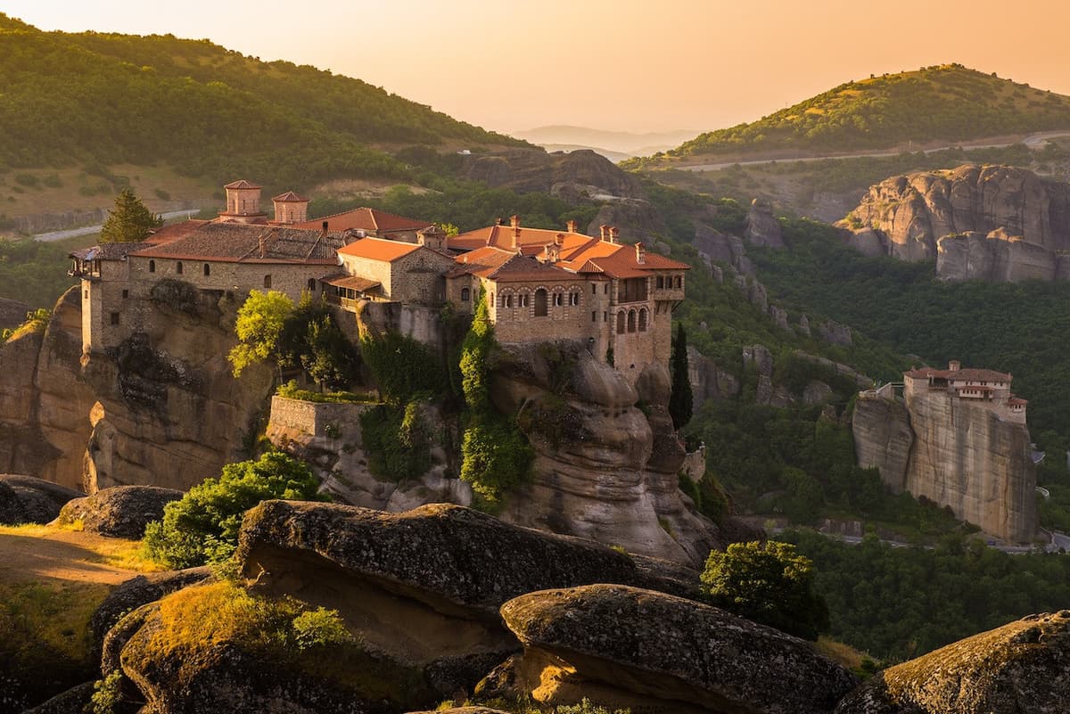 Meteora Monasteries Full-Day Tour from Athens