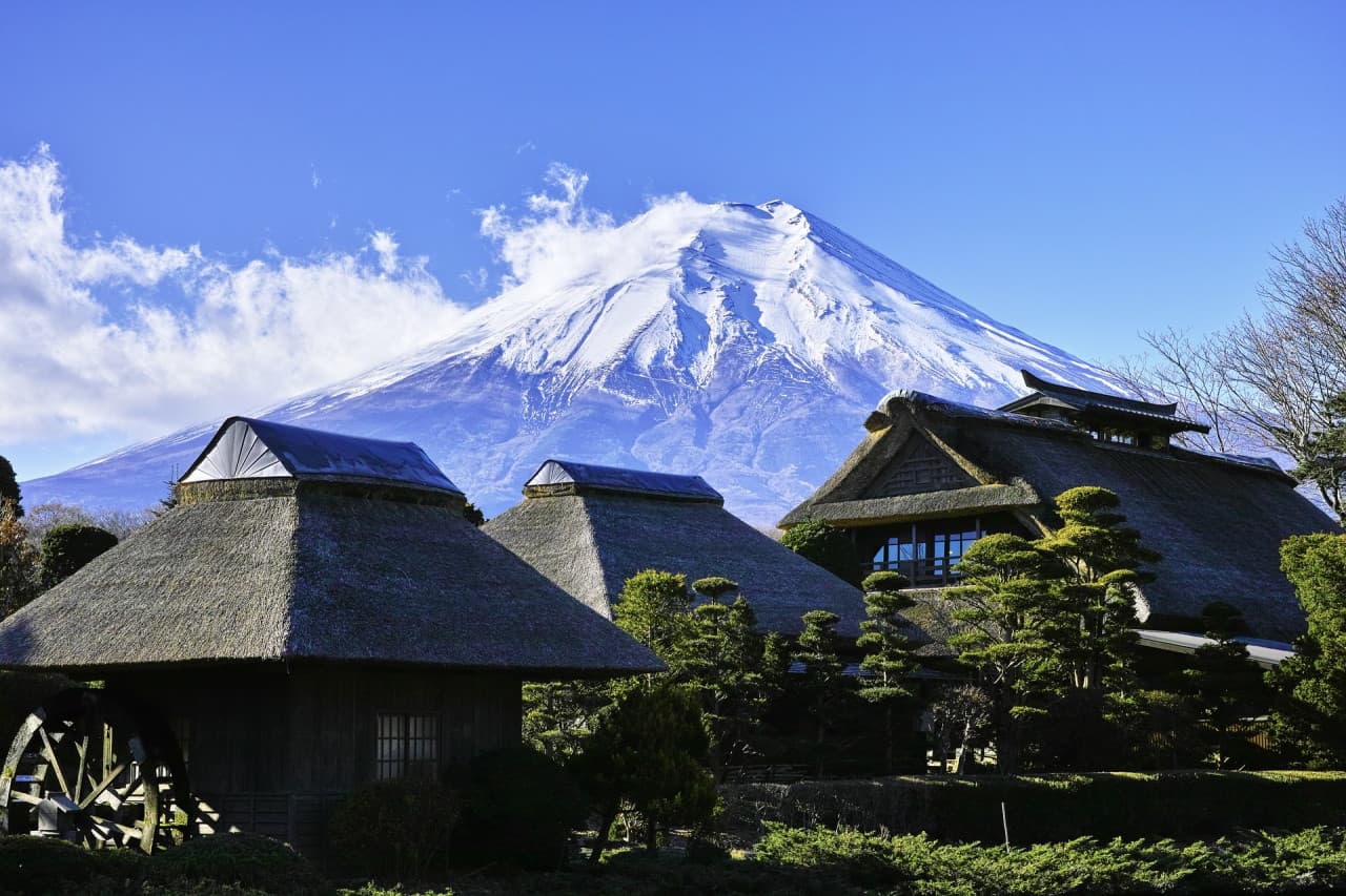 Mt Fuji, Oshino Hakkai and Gotemba Outlets 1-Day Bus Tour