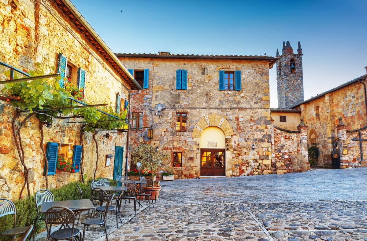 Medieval Tuscany Tour from Florence: Monteriggioni, Montalcino, Pienza