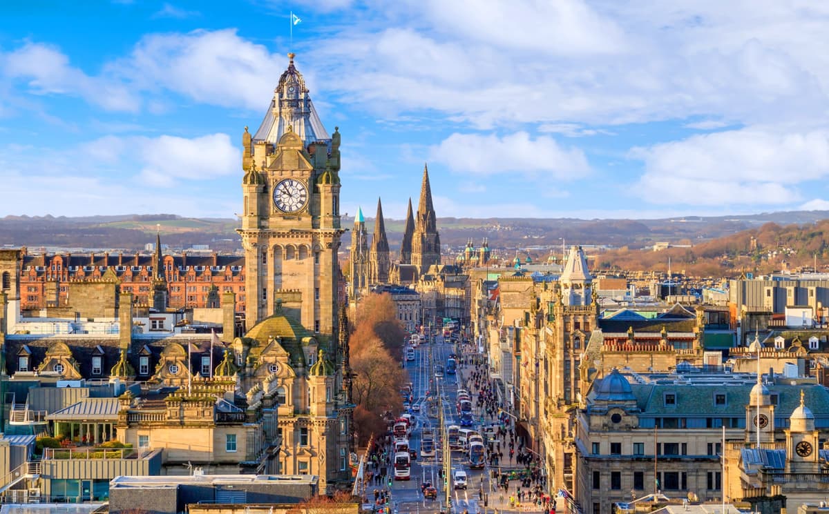 Edinburgh Castle Guided Tour with English-Speaking Guide & Entry