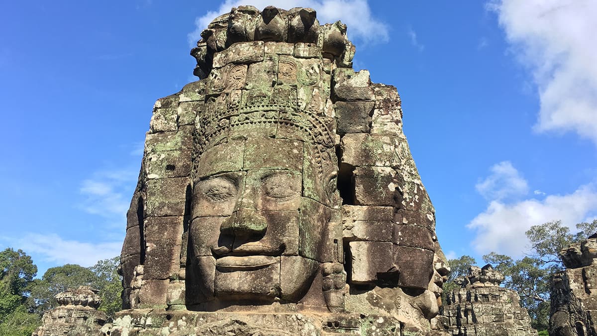 Kbal Spean Hiking Tour with Phnom Bakheng Sunset Experience