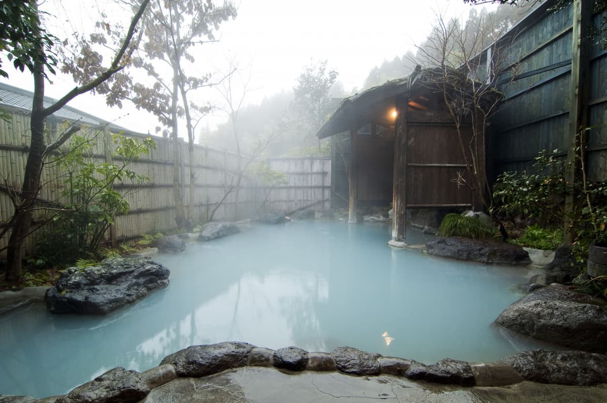 Kumamoto Castle, Aso Volcano, and Kurokawa Onsen Kyushu Tour from Fukuoka