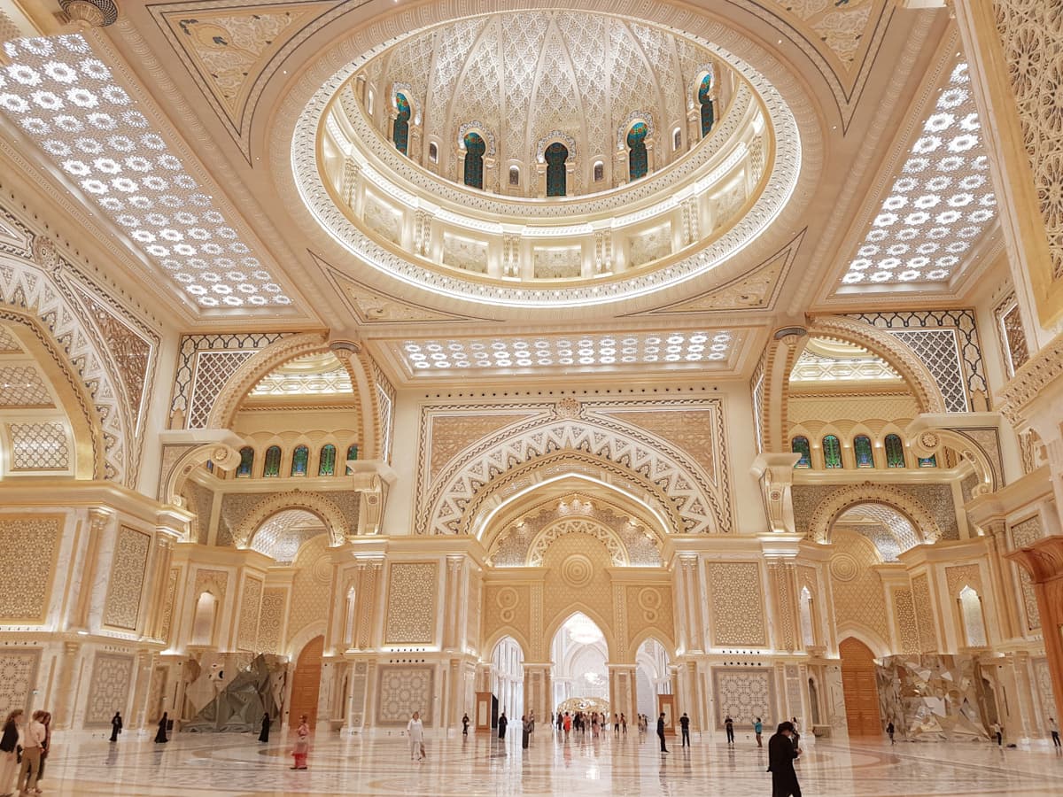 Abu Dhabi Premium City Tour from Dubai: Sheikh Zayed Mosque, Etihad Towers, Qasr Al Watan