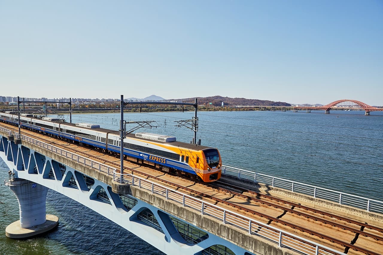 COMBO: AREX Incheon Airport Express Train + Lotte World Adventure Seoul Tickets