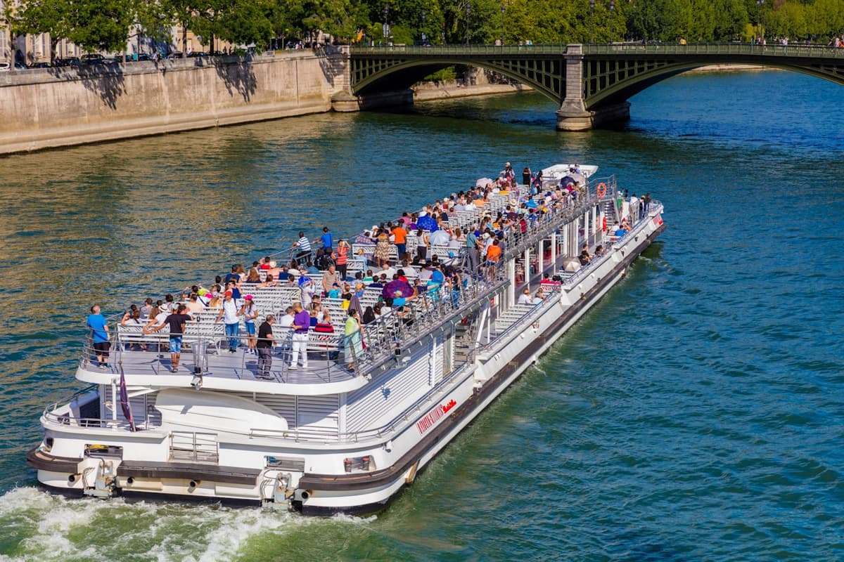 Seine River Sightseeing Cruise by Bateaux Mouches