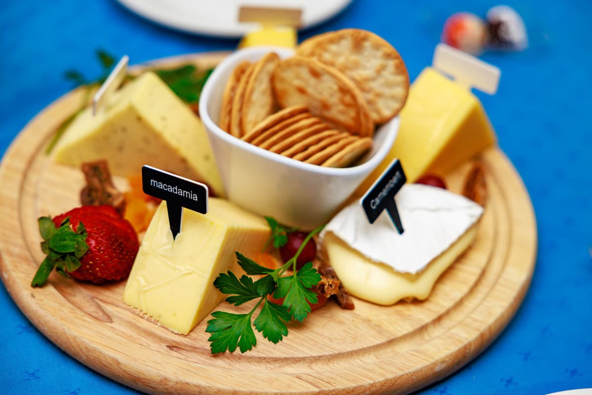 Australian Outback Food and Wine Tasting Tour from Cairns and Northern Beaches