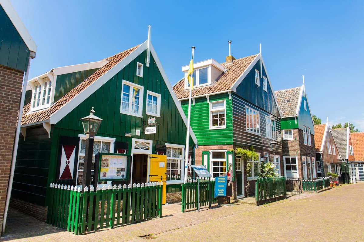 Volendam, Marken, and Windmills Half-Day Tour from Amsterdam