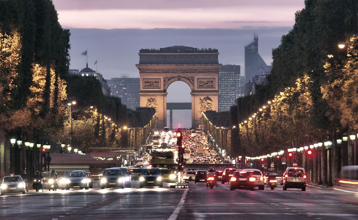 Arc de Triomphe: Admission + Rooftop Access