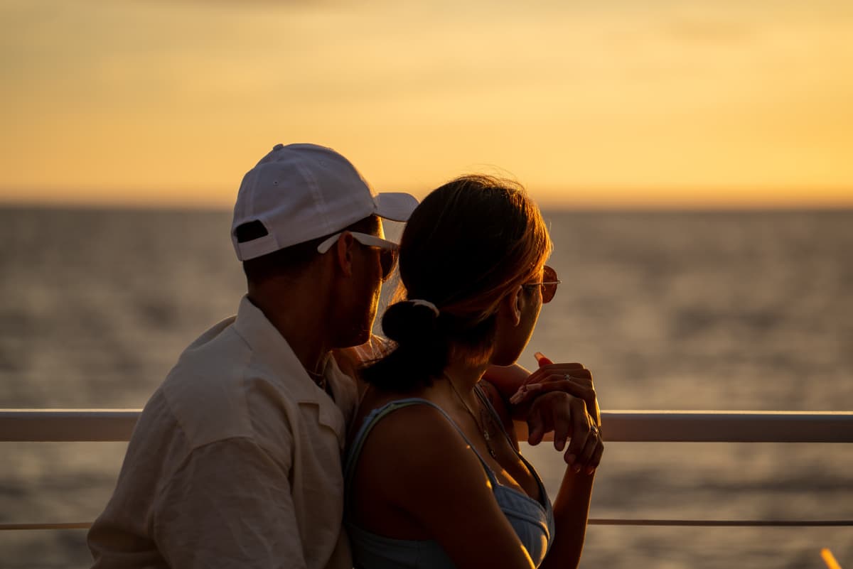 Dinner Cruise from Kona Coast to Kealakekua Bay