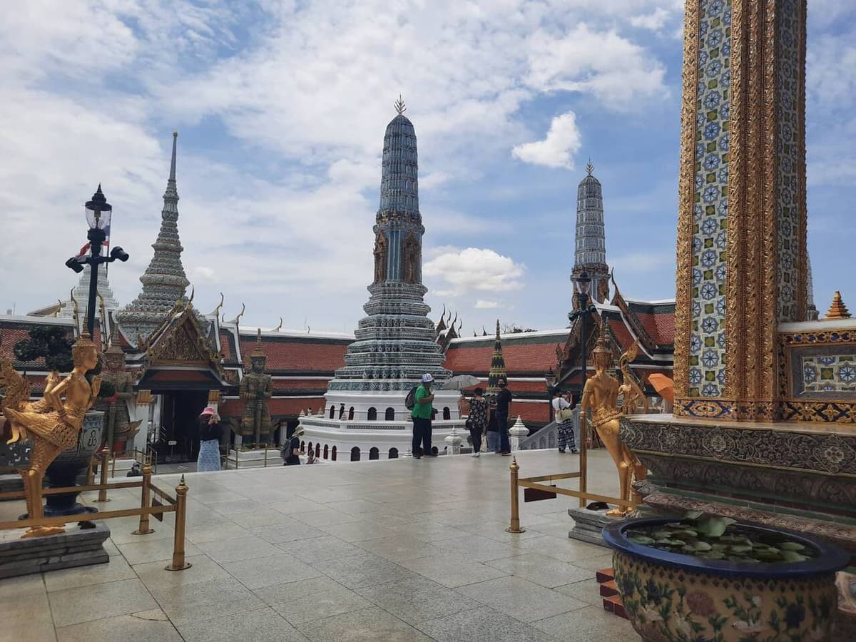 Grand Palace and Wat Phra Kaew Walking Tour