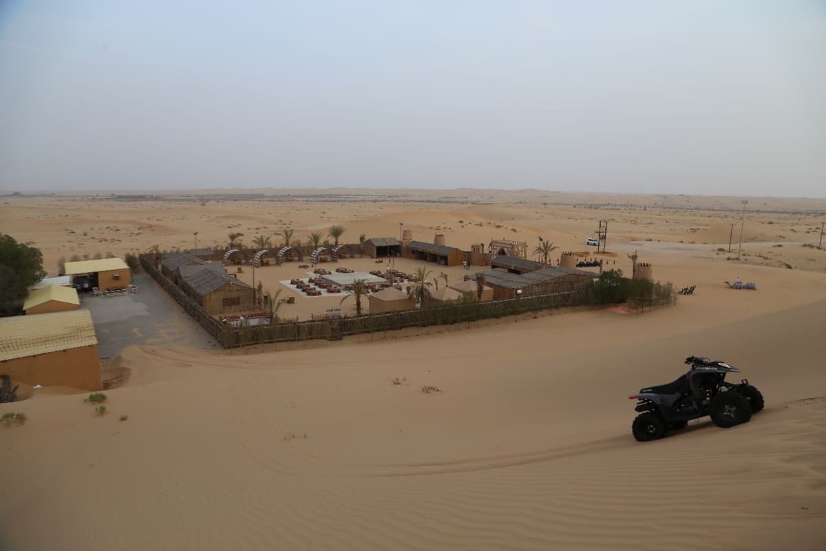 Evening Desert Safari Tour from Dubai with BBQ Dinner
