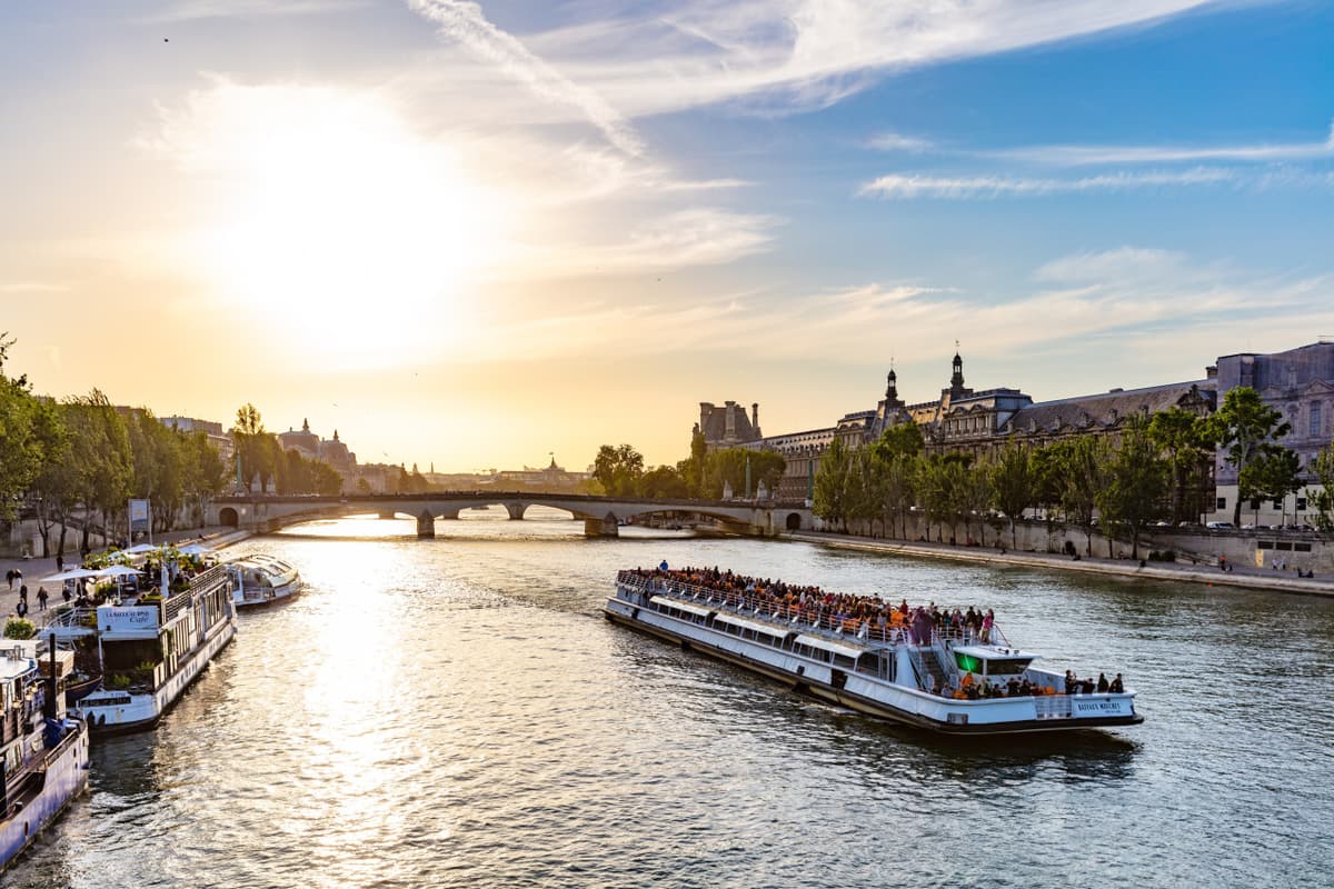 Seine River Sightseeing Cruise by Bateaux Mouches