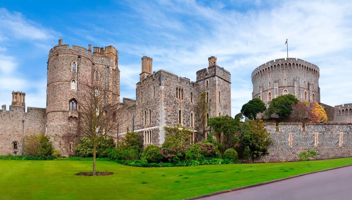 Windsor Castle Half-Day Tour from London with Audio Guide