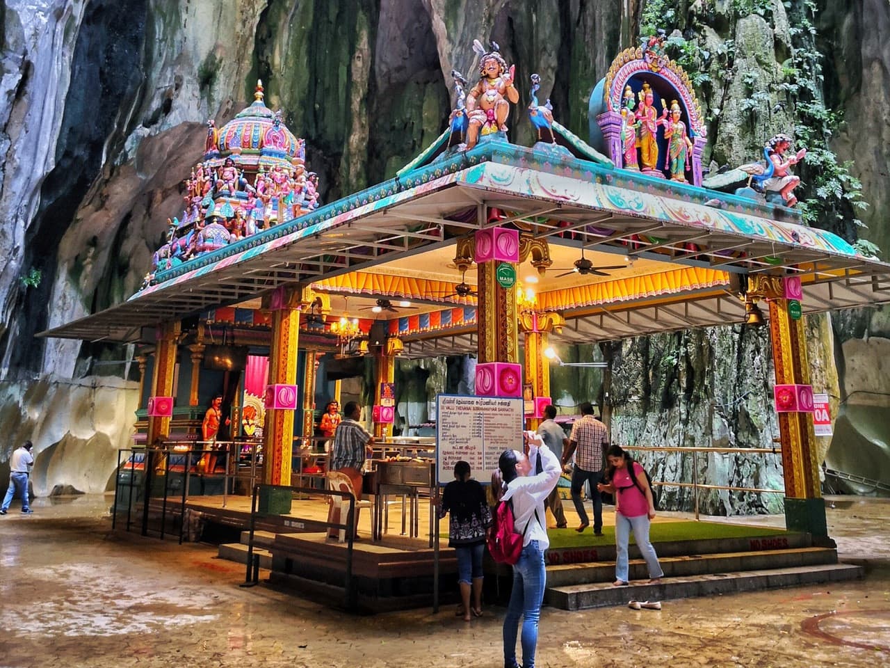 Genting Highlands and Batu Caves Full-Day Tour from Kuala Lumpur
