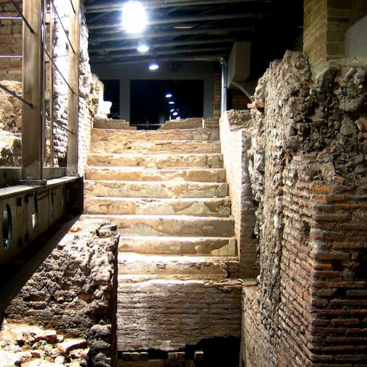 Trevi District Underground: Small Aqueduct Domus