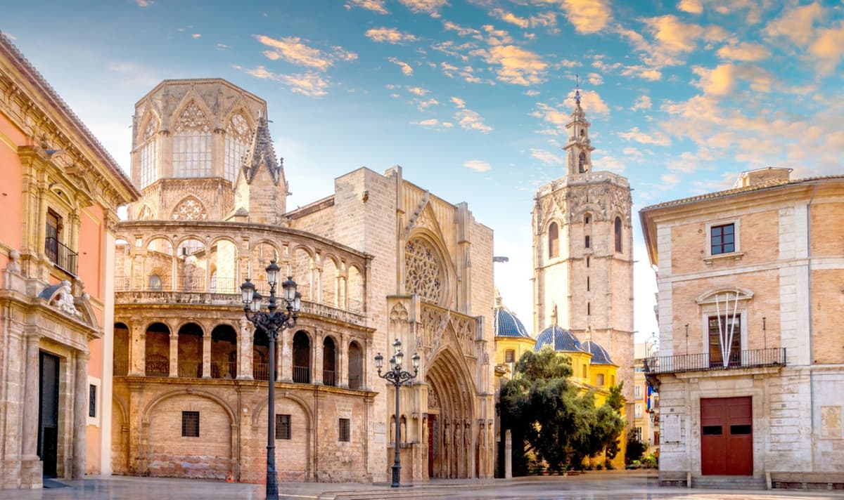 Valencia Cathedral & Holy Grail Tour with English-Speaking Guide & Fast Track Entry