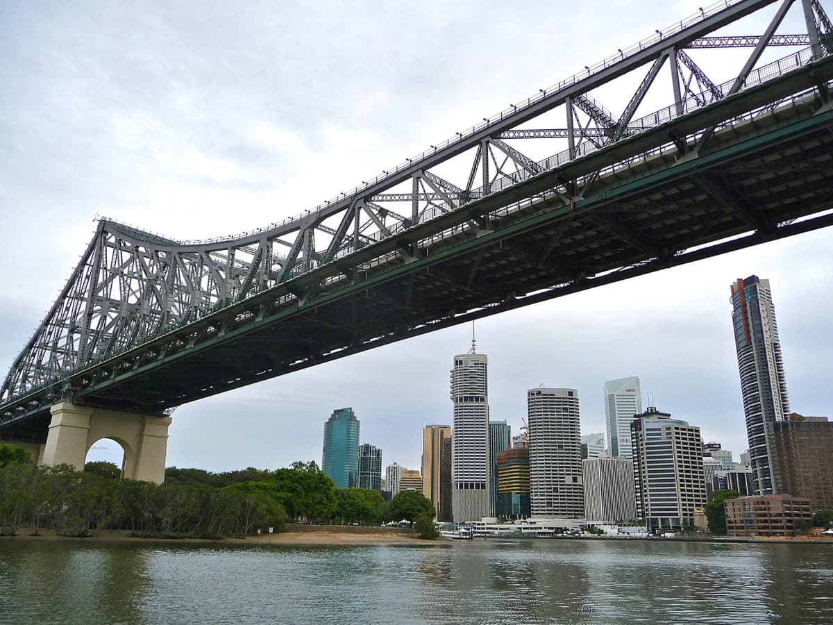 Brisbane Coach and Cruise Tour from the Gold Coast
