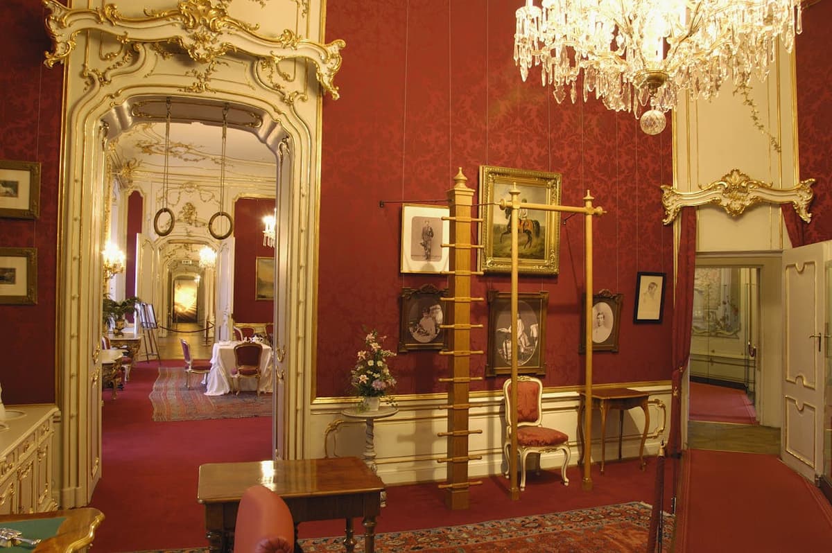 Hofburg Palace and Sisi Museum Skip-the-Line Guided Tour