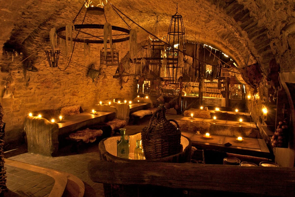 Prague: Medieval Dinner With Live Show & Unlimited Drinks