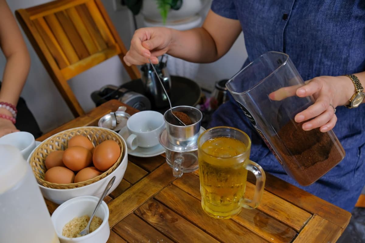 Egg Coffee Class and Hanoi Street Food Walking Tour