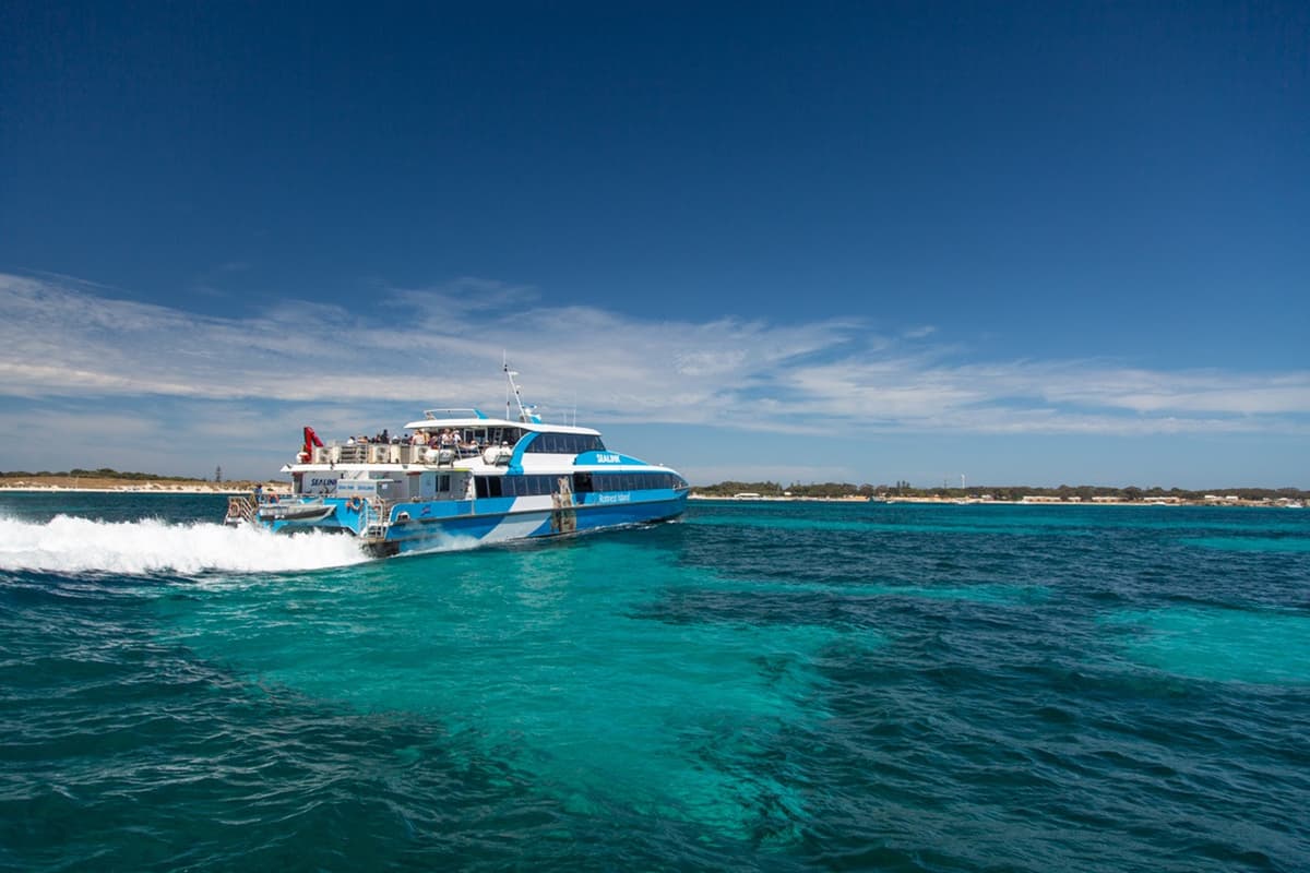 Round Trip SeaLink Ferry Transfer to Rottnest Island with Bike Hire