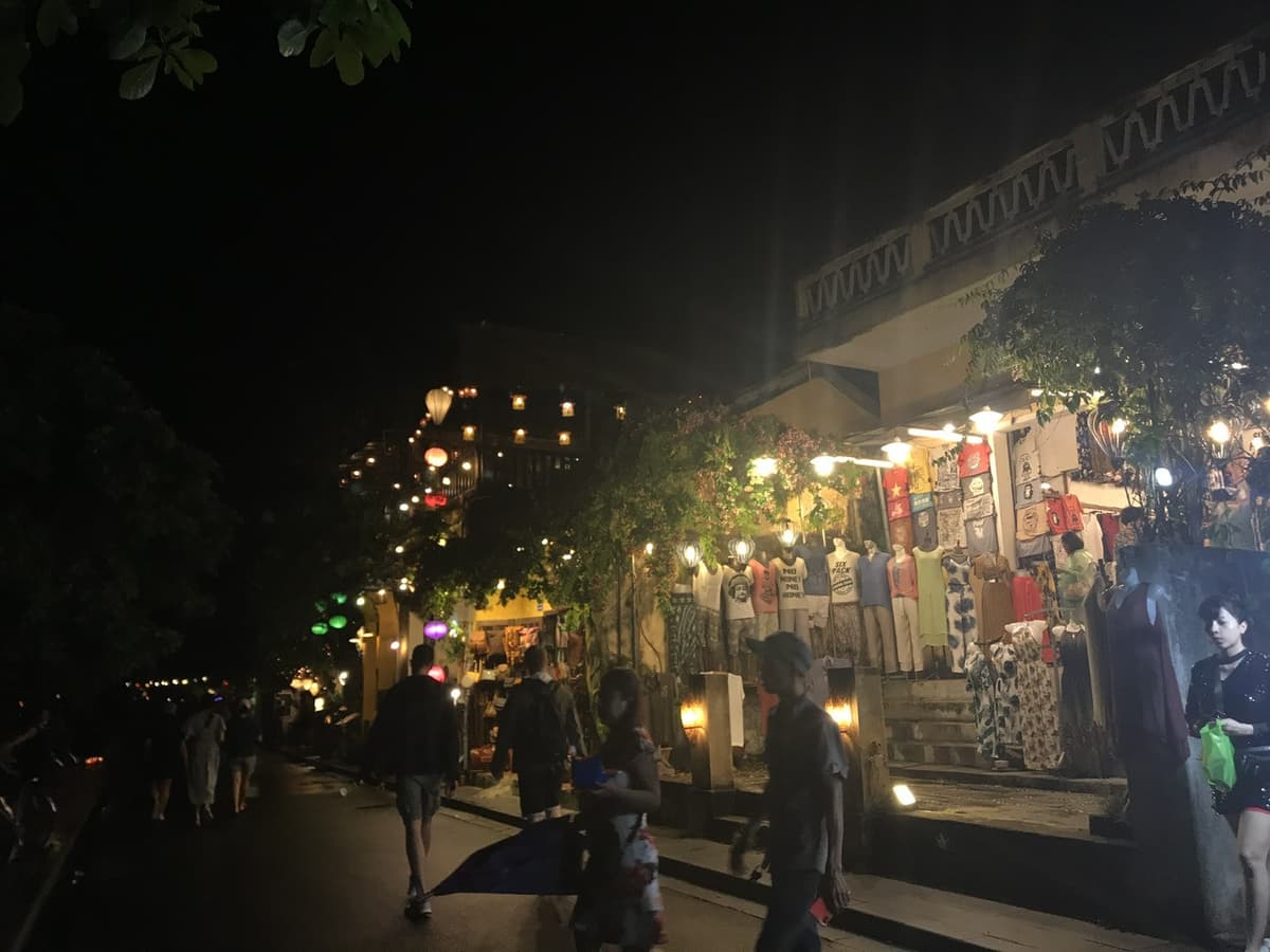 Hoai River Evening Boat Ride with Lantern Experience