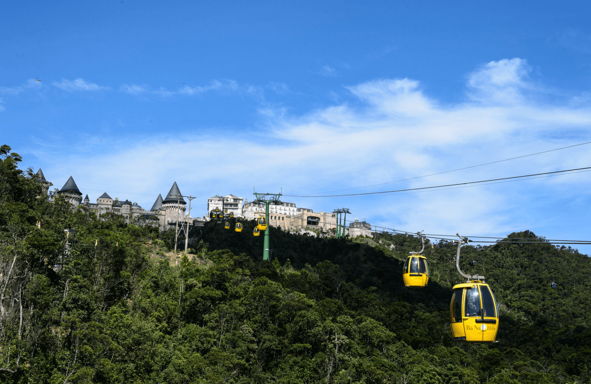 Ba Na Hills and Golden Bridge Full-Day Private Tour from Da Nang with Korean-speaking Guide