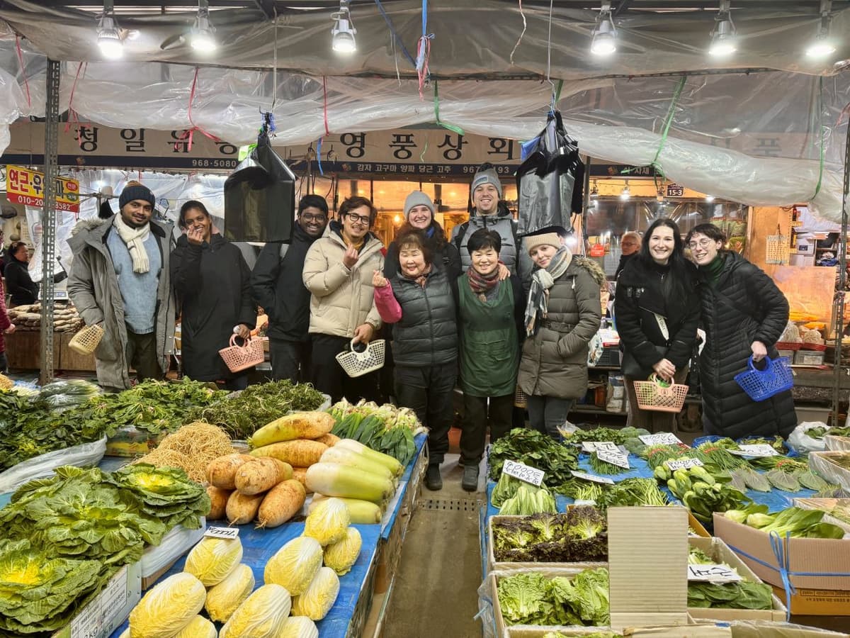 Seoul Cooking Class with Traditional Market Walking Tour