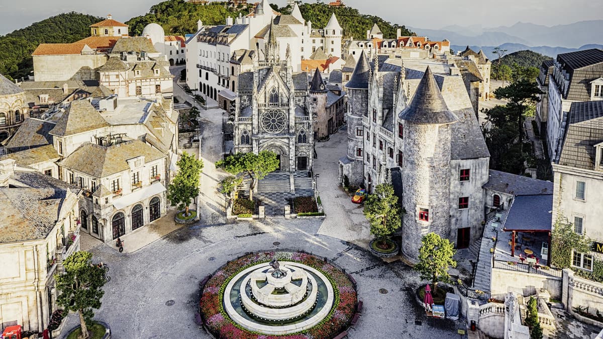 Ba Na Hills and Golden Bridge Full-Day Private Tour from Da Nang with Korean-speaking Guide