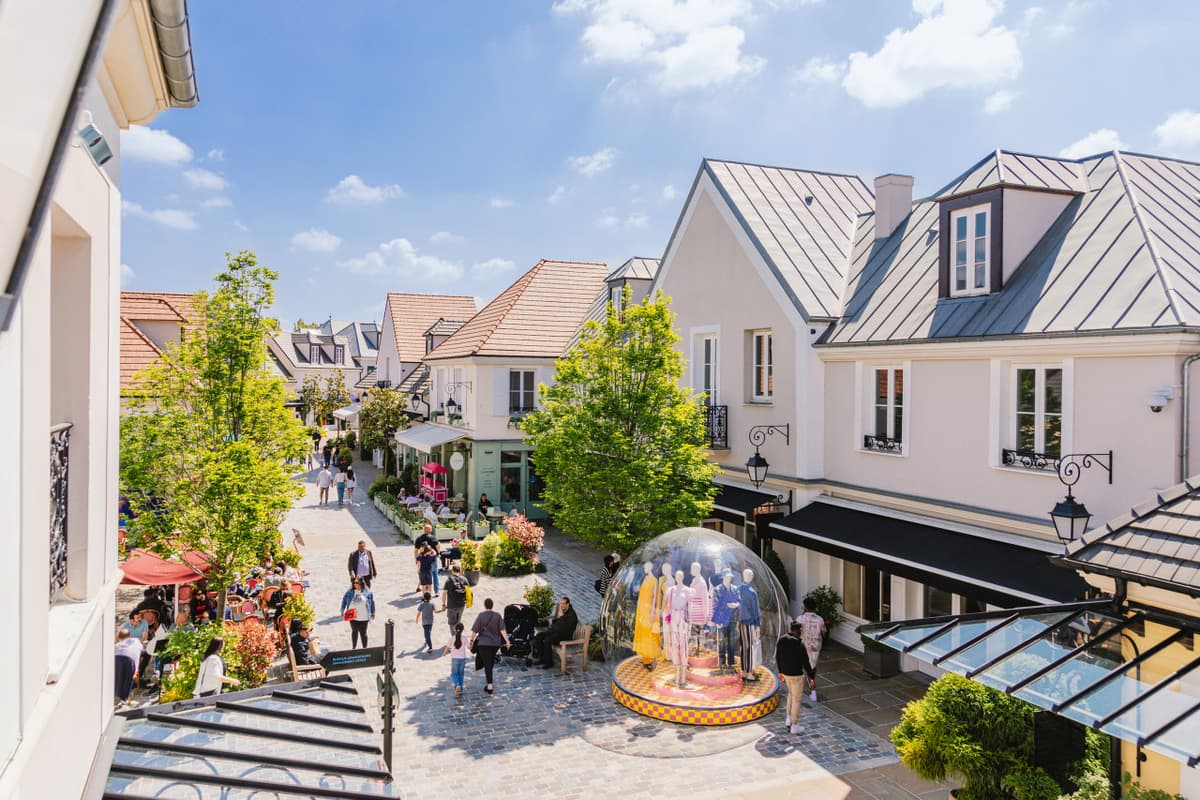 La Vallee Village with Round Trip Transfers from Paris