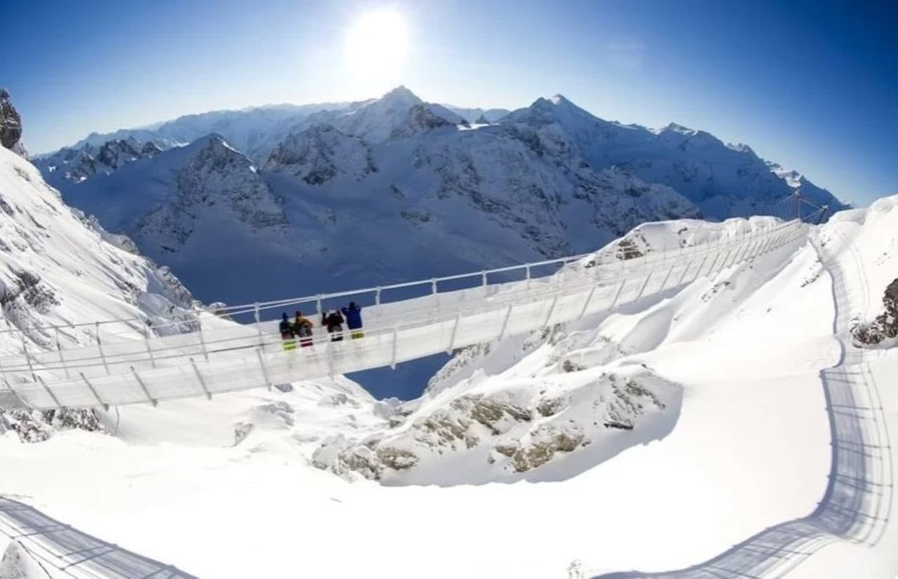 Mount Titlis Snow Experience for First-Time Skiers Tour from Zurich