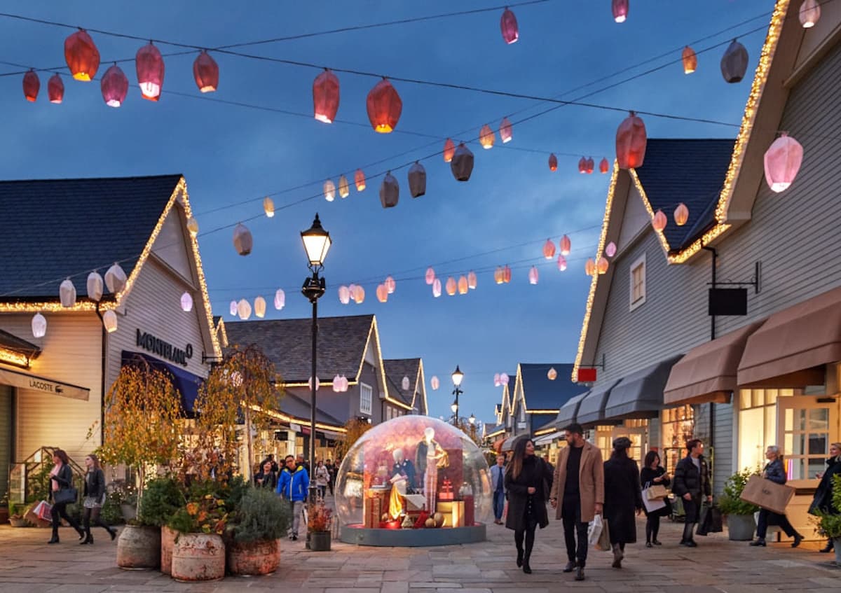 Bicester Village Shopping with Round Trip Rail Transfers from London