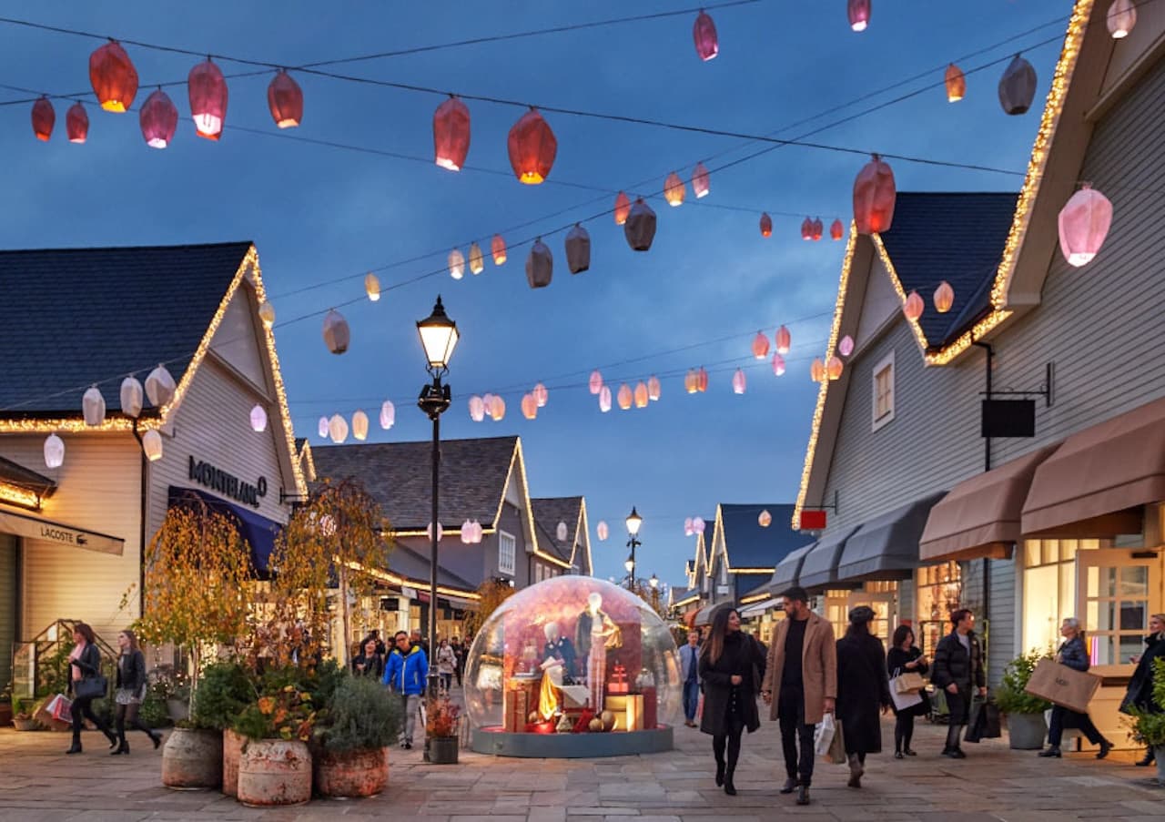 Bicester Village Shopping with Round Trip Rail Transfers from London