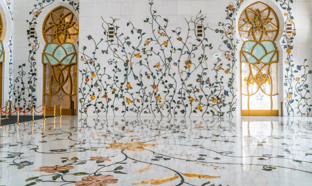 Abu Dhabi Full-Day Tour from Dubai: Sheikh Zayed Mosque, Emirates Palace, Corniche