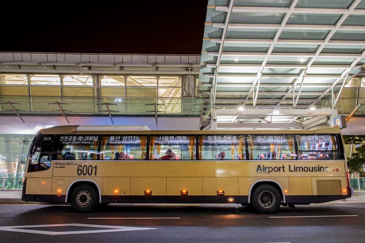 Airport Limousine Bus Transfers from Incheon International Airport to Seoul
