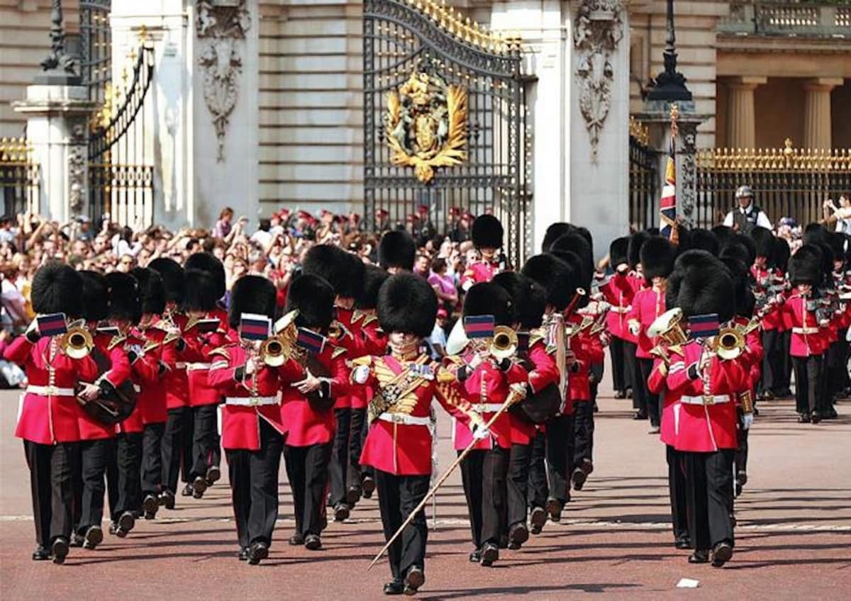 St. Paul's Cathedral, Changing of the Guard, and London Sightseeing Tour