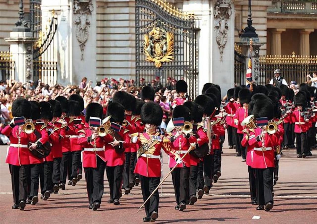 St. Paul's Cathedral, Changing of the Guard, and London Sightseeing Tour