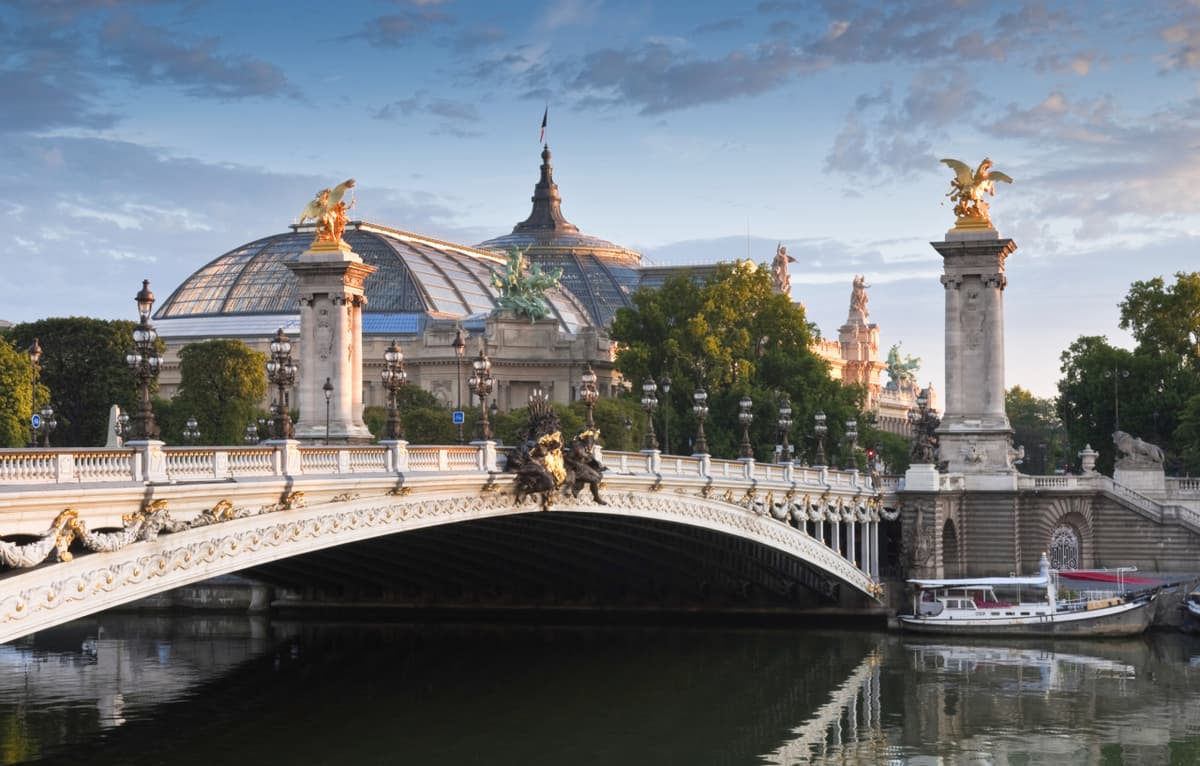 Paris Panoramic Bus Tour and Seine River Cruise