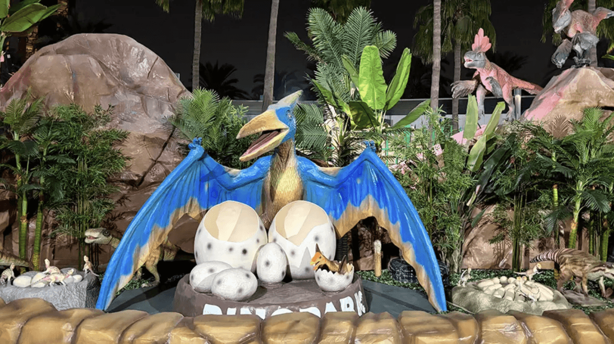 Dubai Garden Glow Ticket: Dinosaur Park and Fantasy Park