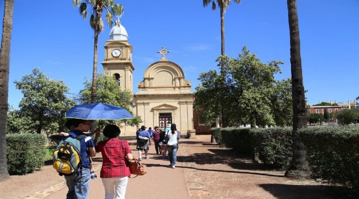 Pinnacles Desert and New Norcia Tour from Perth