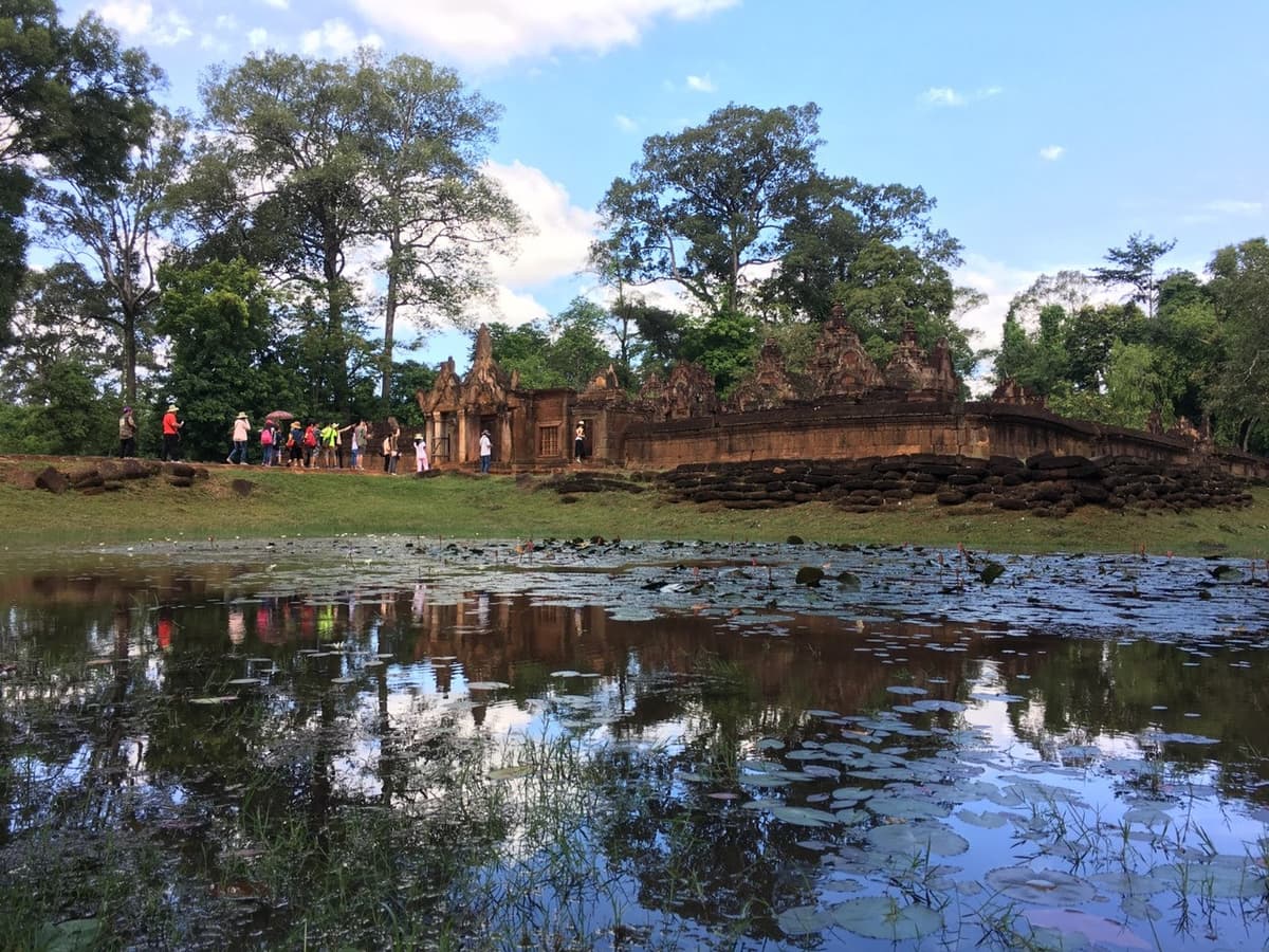 Beng Mealea, Banteay Srei, Banteay Samre, and Phnom Bakheng Tour