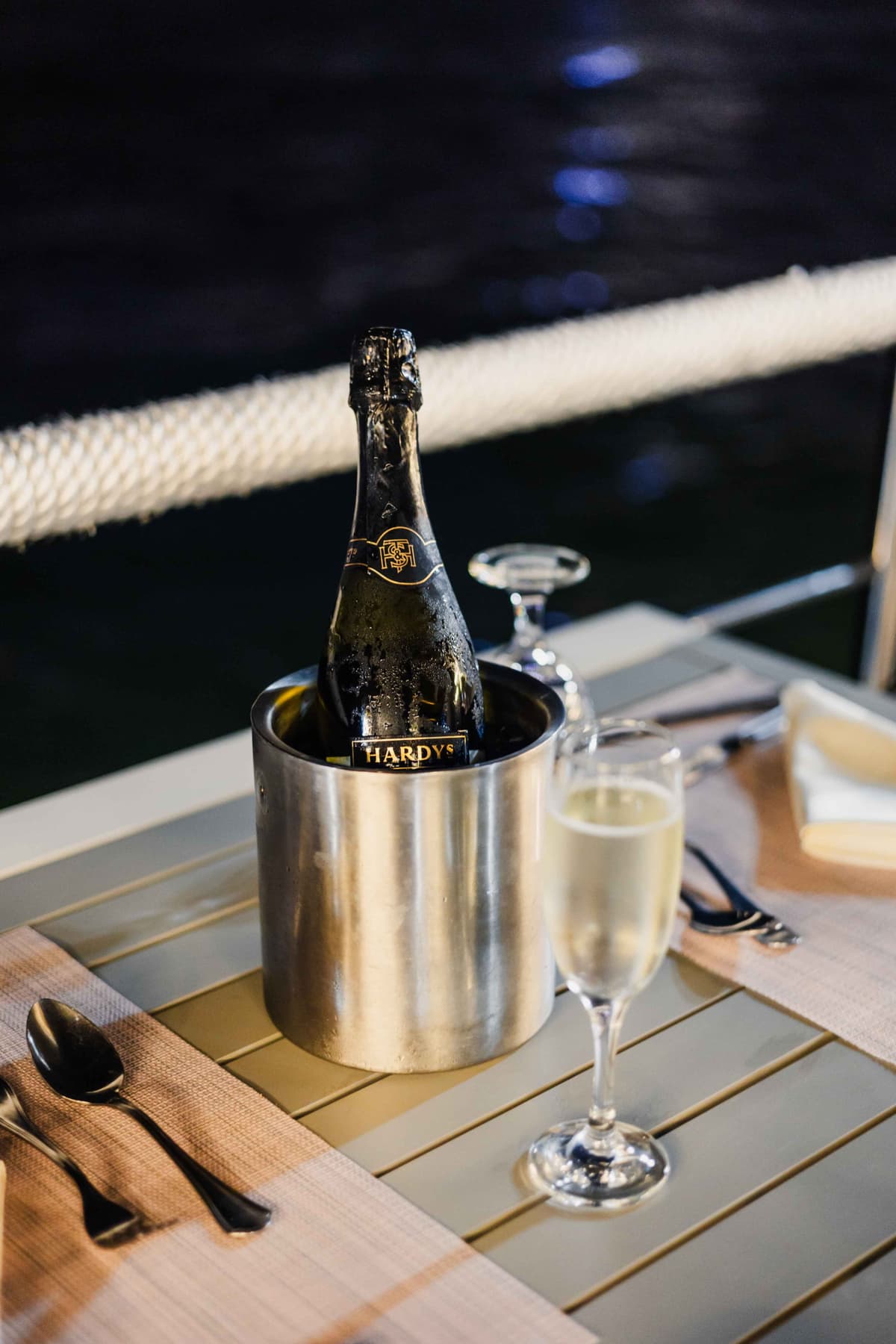 Alexandra Sea Lounge Dinner Cruise in Dubai Marina